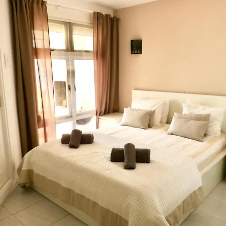 Apartment Lovely Ground Floor 2 Bed/2bath *