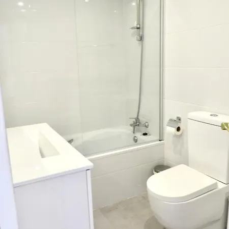 Lovely Ground Floor 2 Bed/2bath Apartment